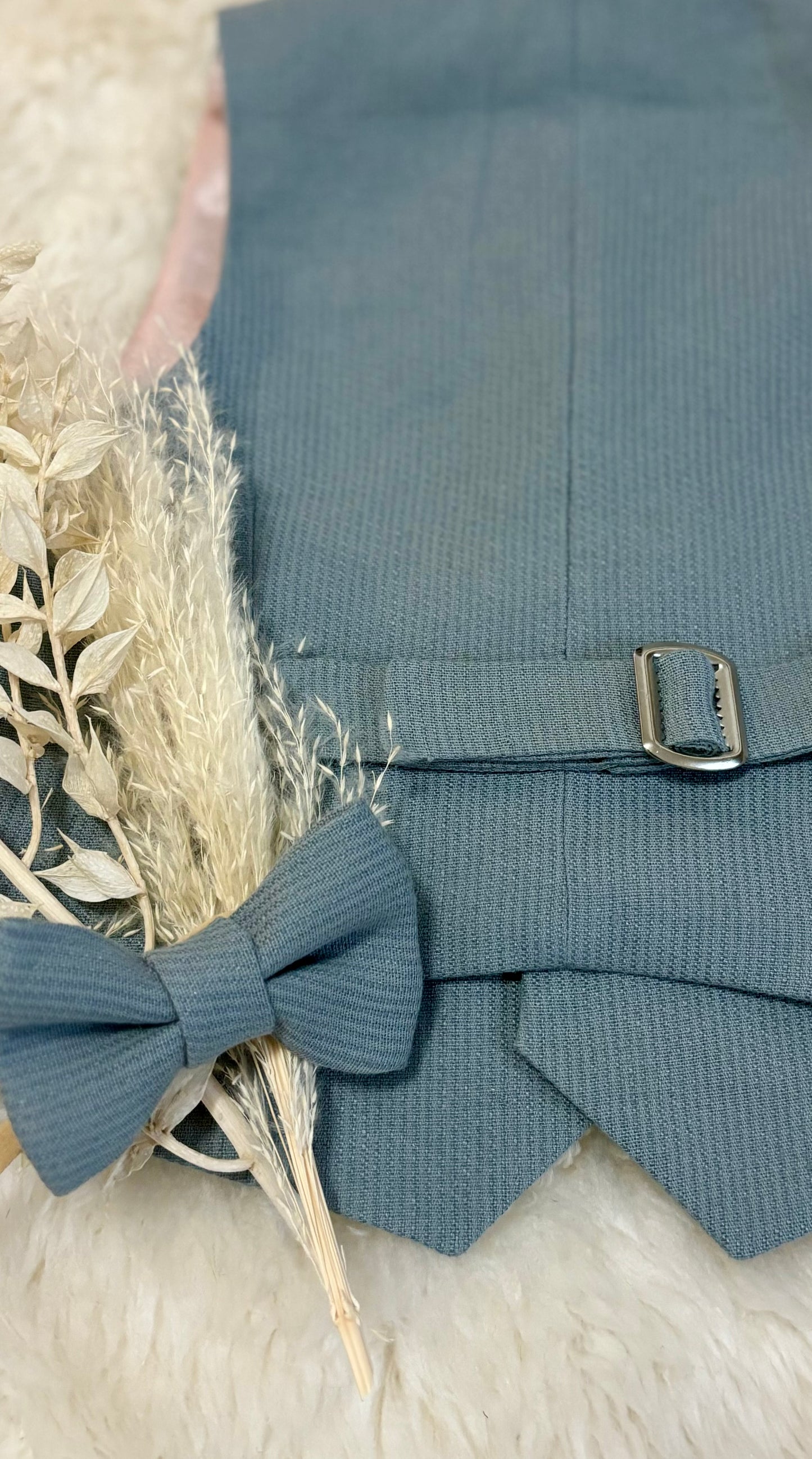 Isaiah Linen Vest